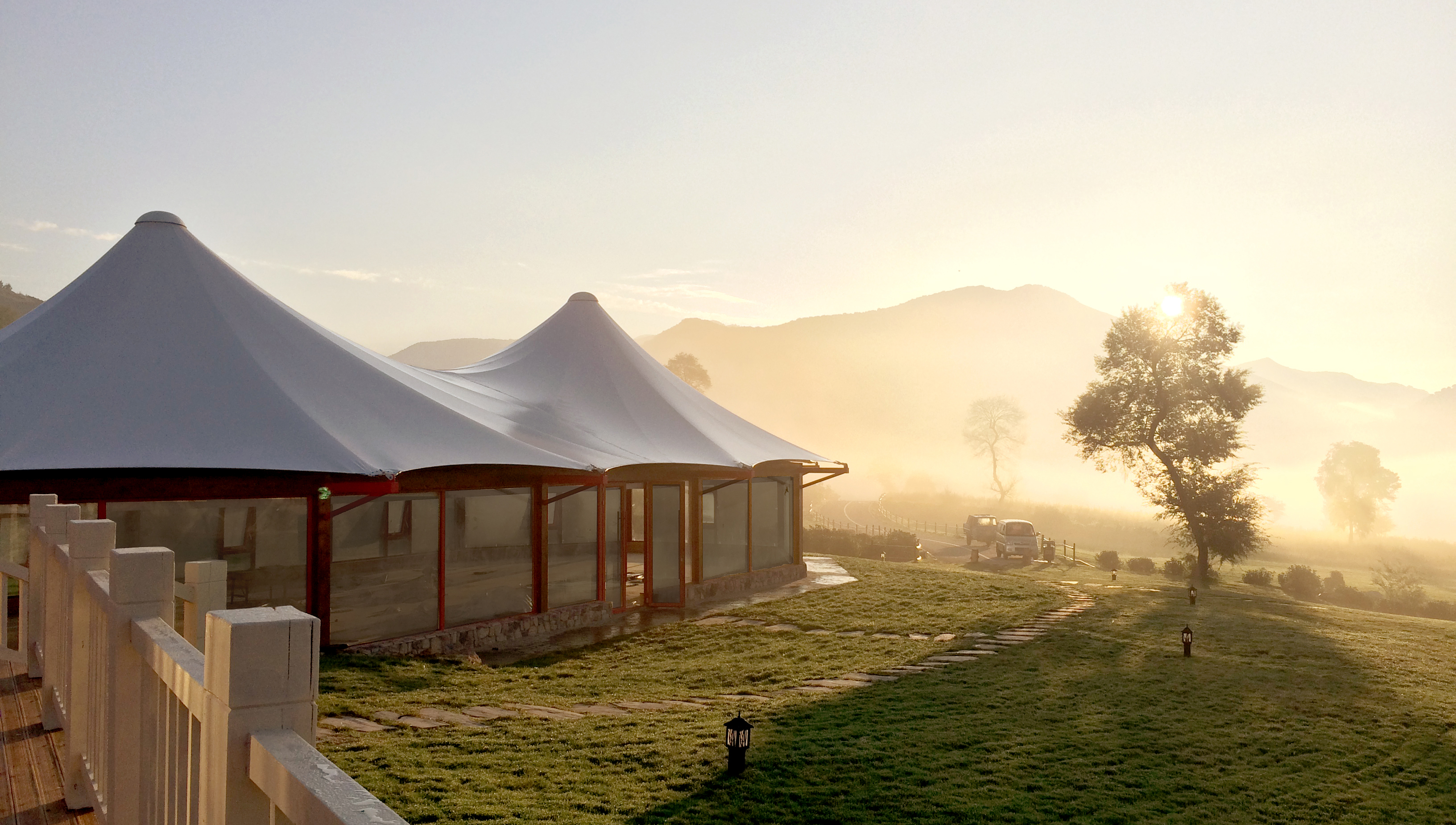 探索户外新体验——酒店帐篷，打造独一无二的高端野营生活